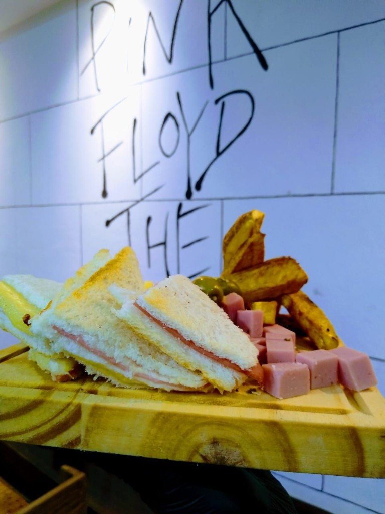 Tabla de sandwiches y picada